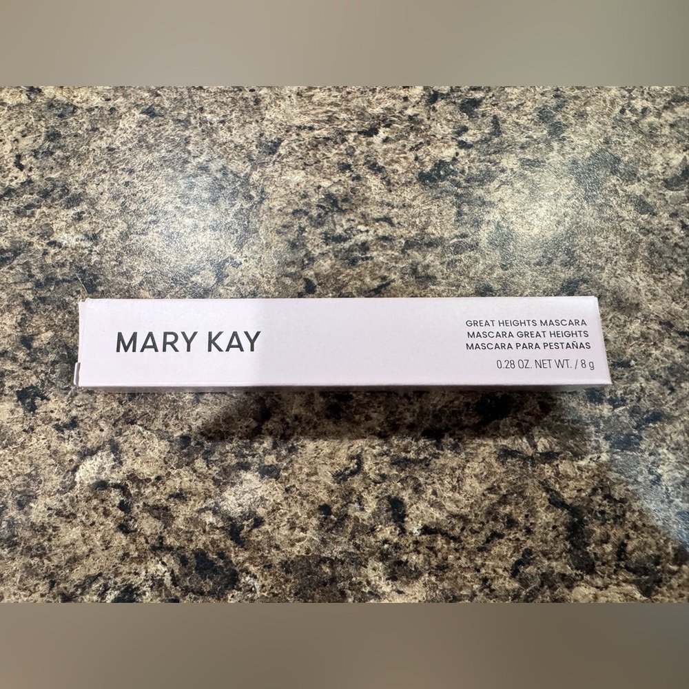 Mary Kay Great Heights Mascara in Black, 191232